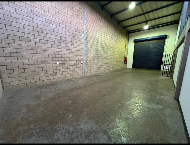 271M² WAREHOUSE TO LET IN STRIJDOMPARK